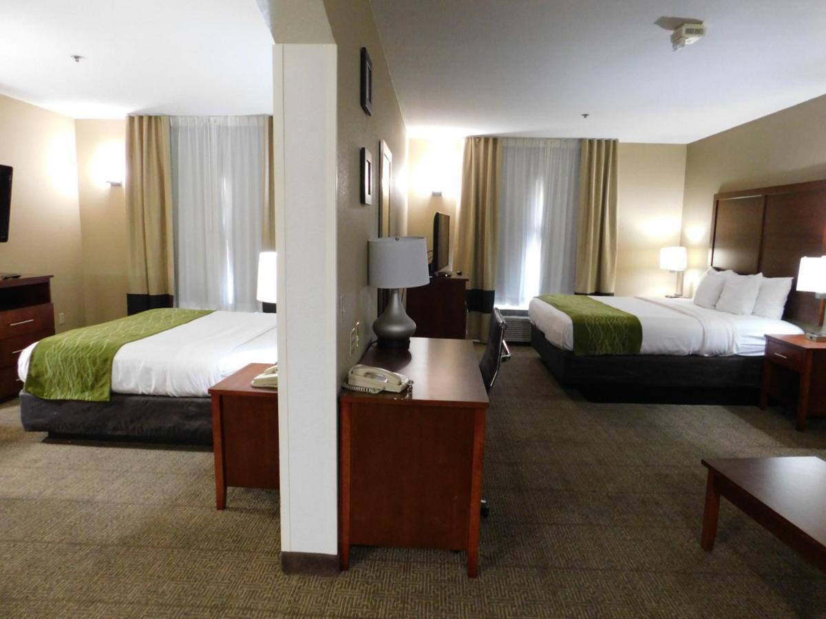 Comfort Inn & Suites Sacramento - University Area Exteriör bild
