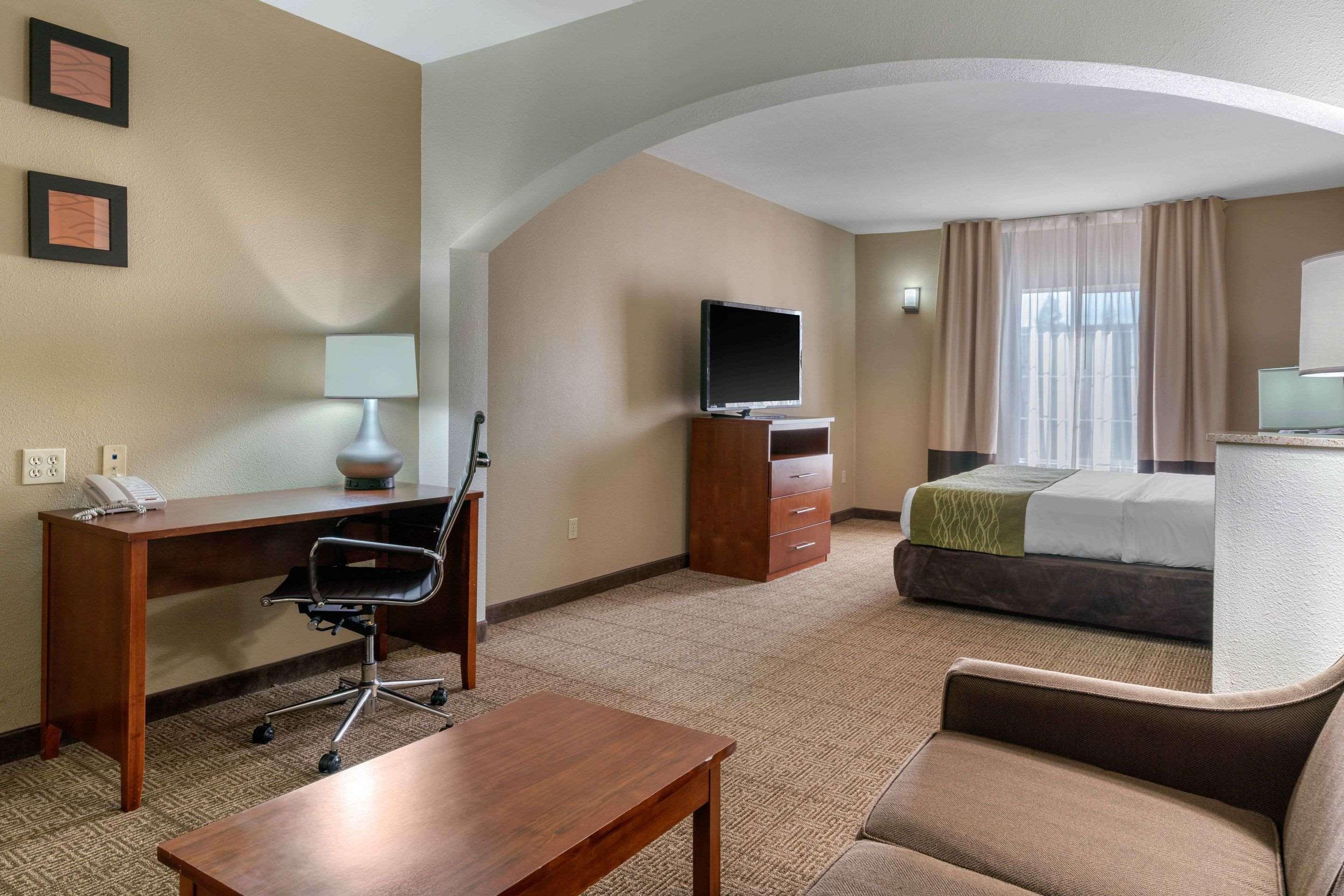 Comfort Inn & Suites Sacramento - University Area Exteriör bild