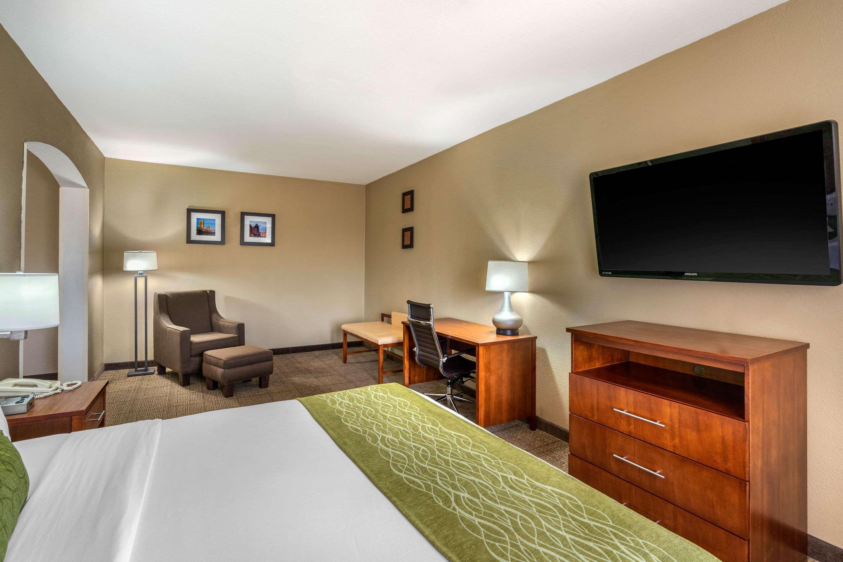 Comfort Inn & Suites Sacramento - University Area Exteriör bild
