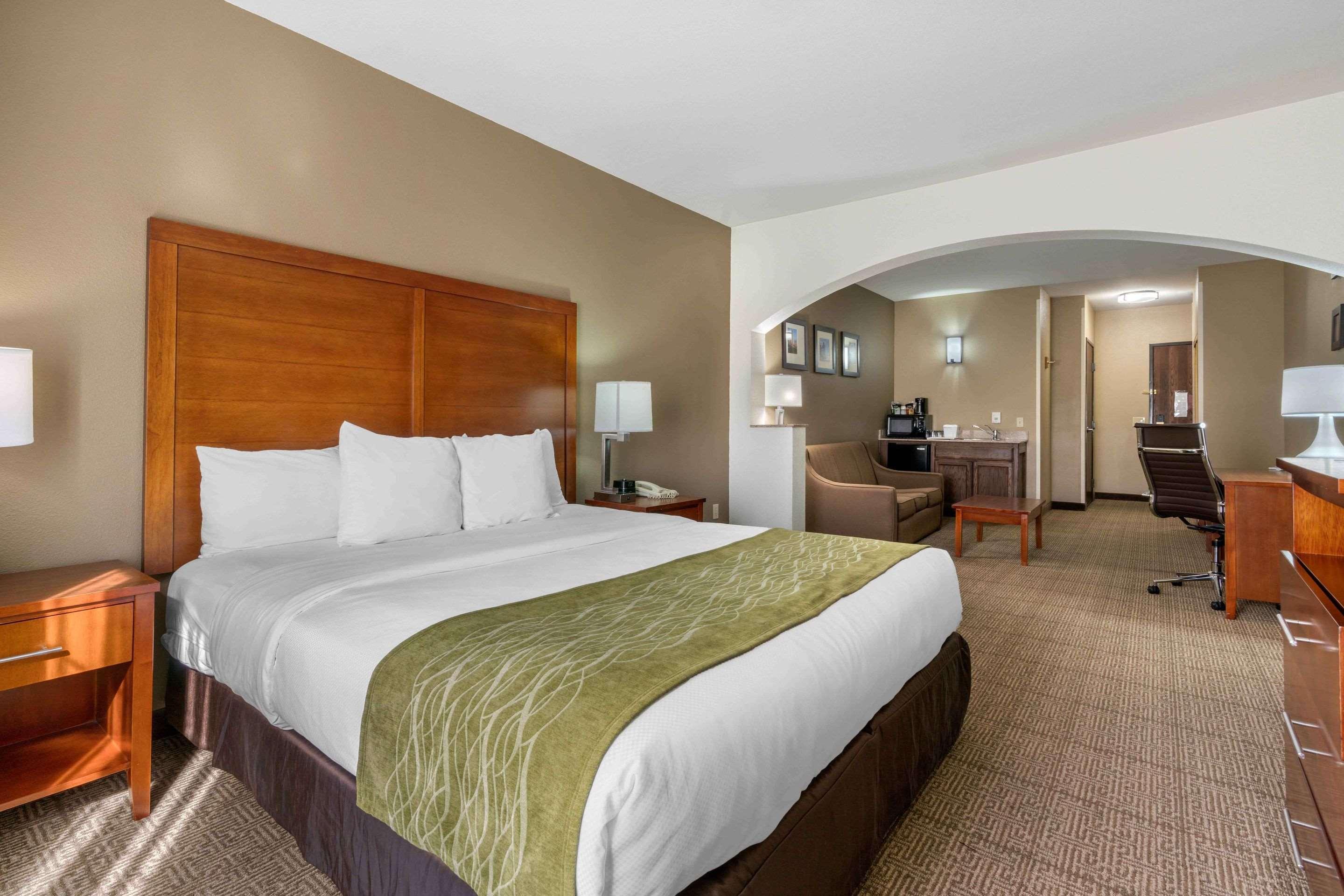 Comfort Inn & Suites Sacramento - University Area Exteriör bild