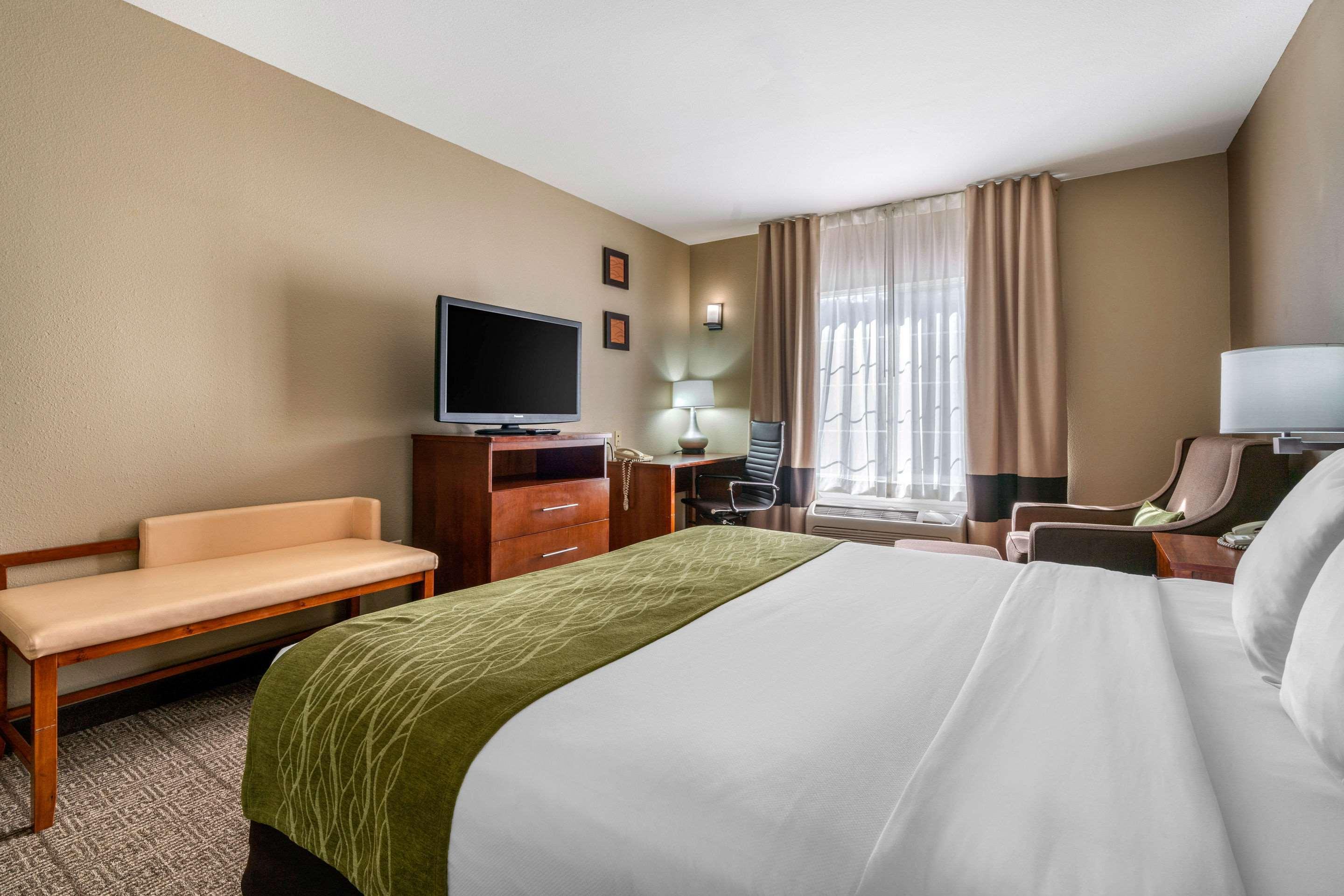 Comfort Inn & Suites Sacramento - University Area Exteriör bild