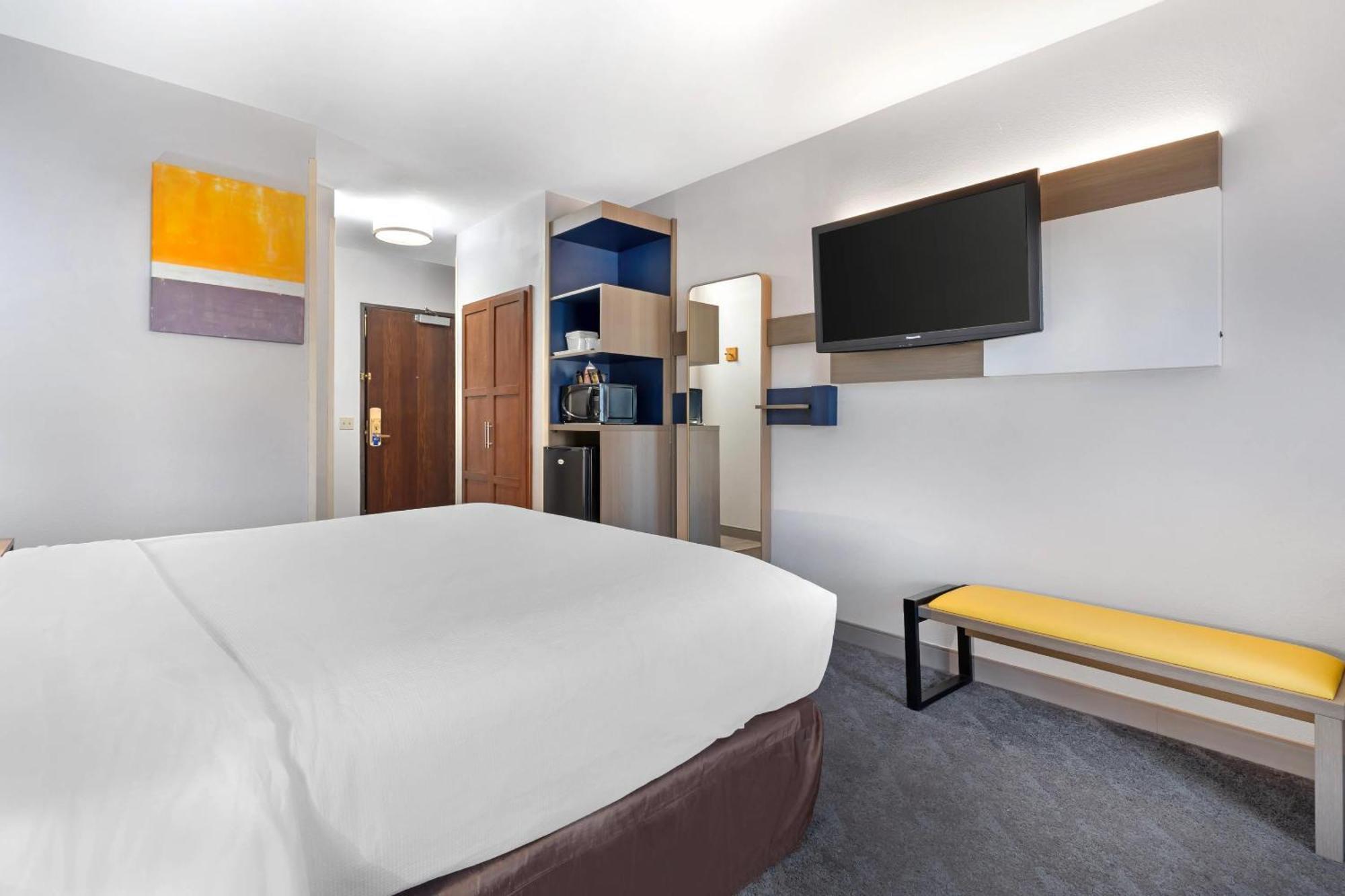 Comfort Inn & Suites Sacramento - University Area Exteriör bild