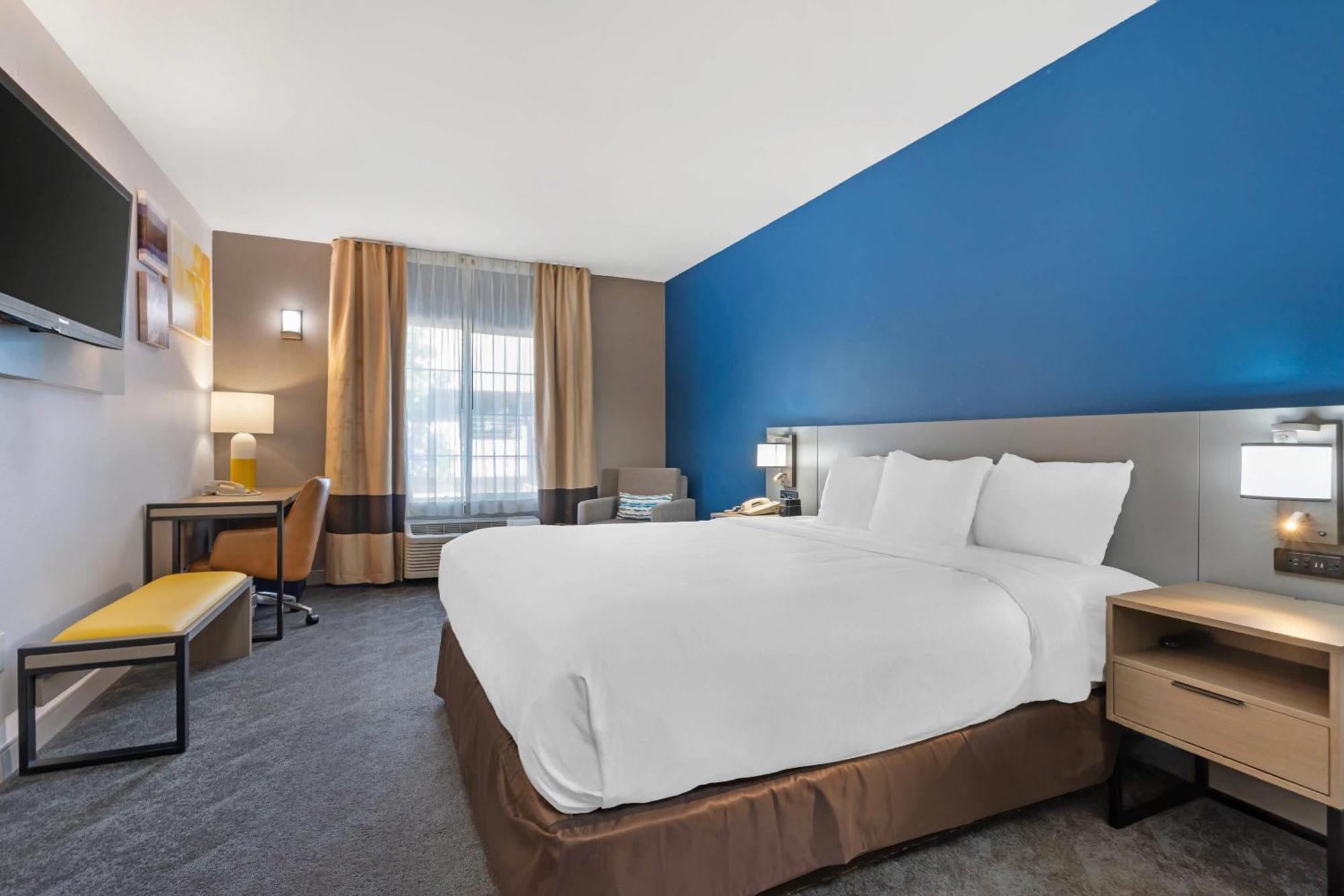 Comfort Inn & Suites Sacramento - University Area Exteriör bild