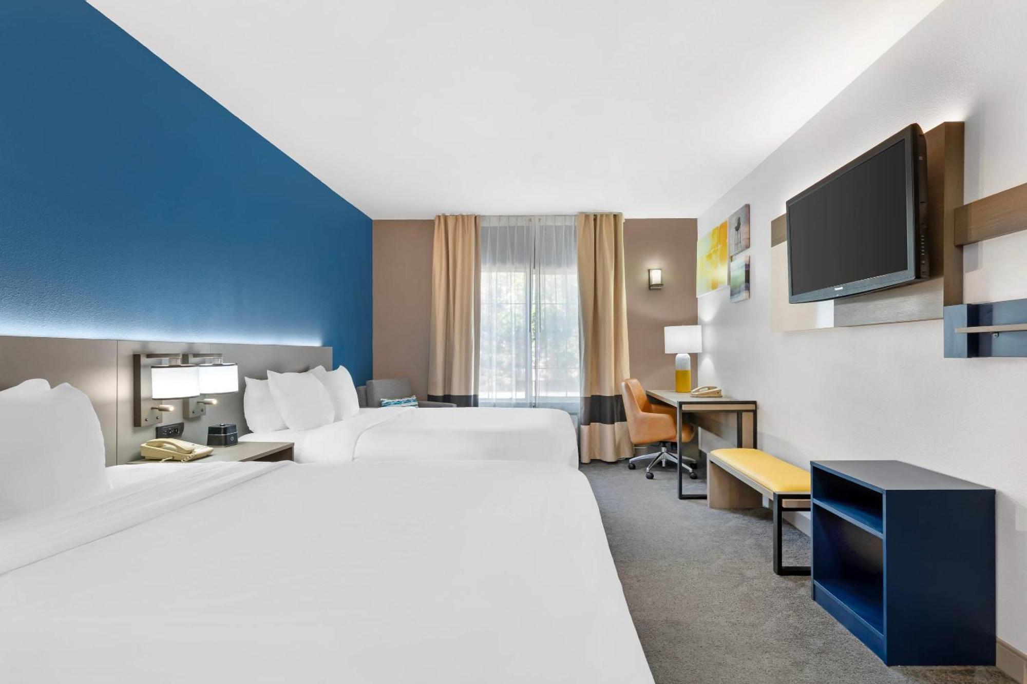 Comfort Inn & Suites Sacramento - University Area Exteriör bild